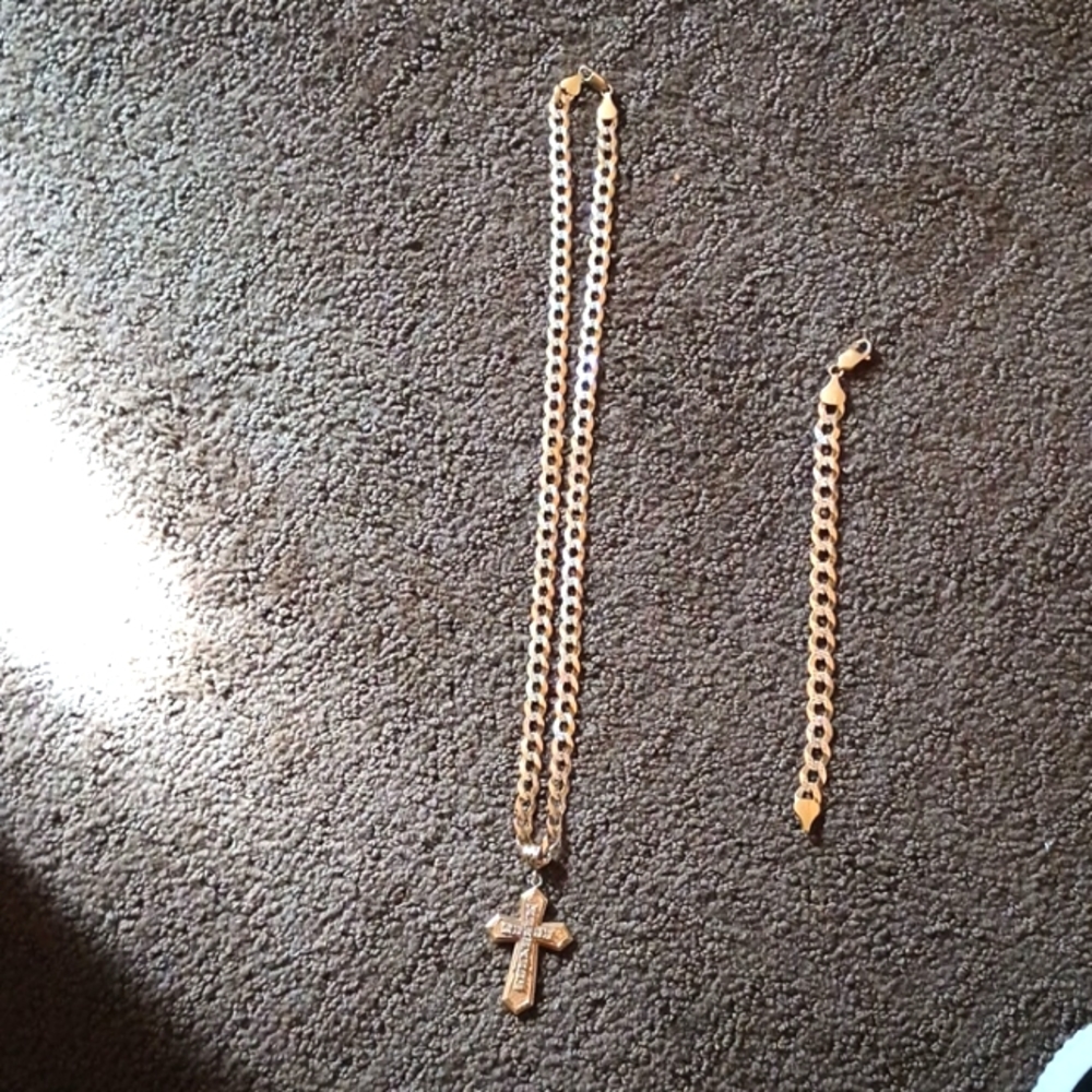 10K Gold cross neckless and bracelet